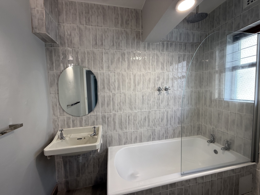 To Let 1 Bedroom Property for Rent in Sea Point Western Cape
